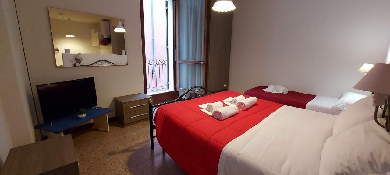 Marconi Rooms Loggia Delle Erbe Verona Eksteriør billede